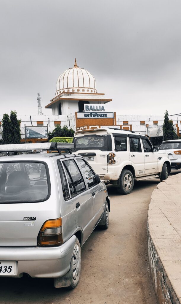 Indore to Ujjain Cab Service with a comfortable cab on the highway